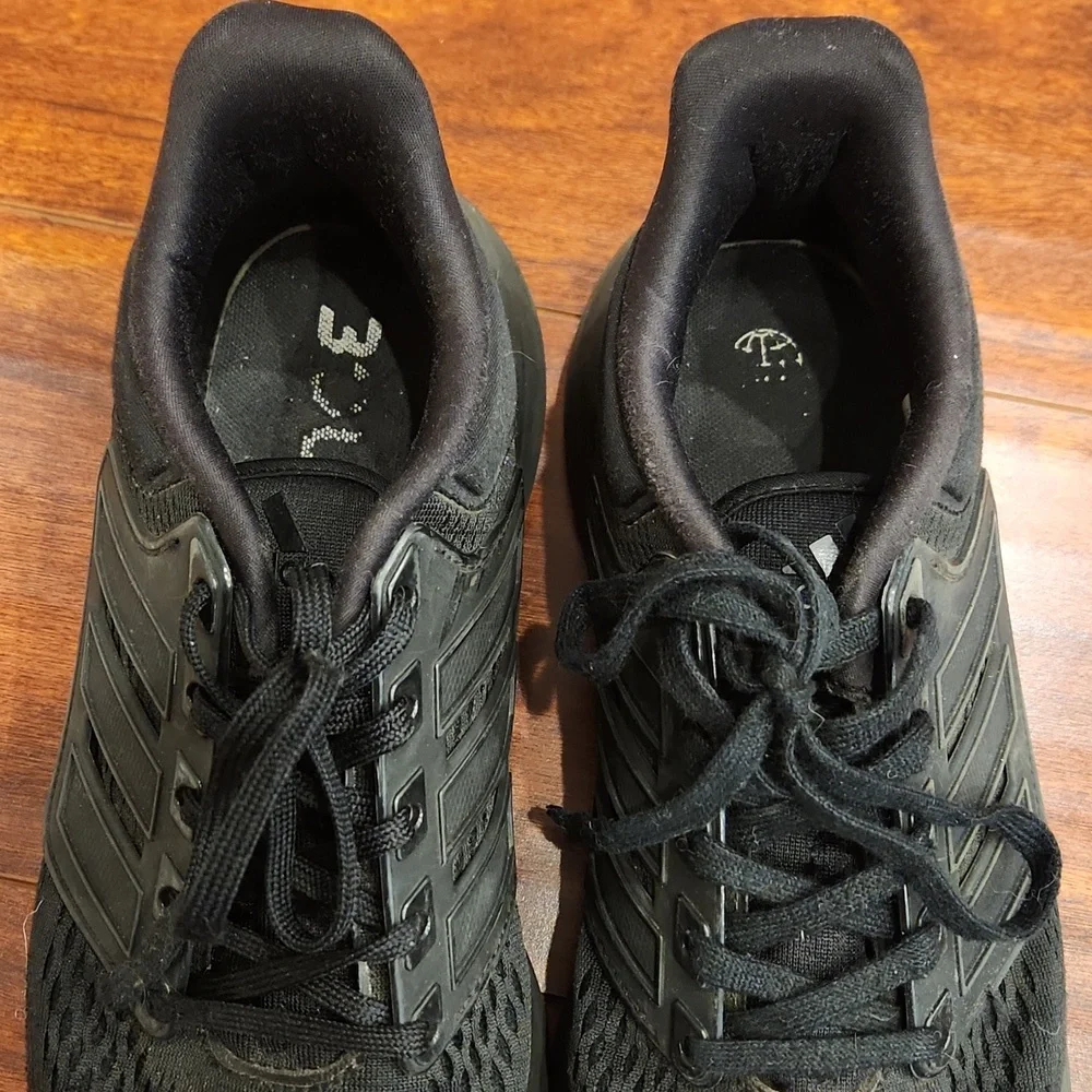 Adidas Bounce Shoes size 8.5